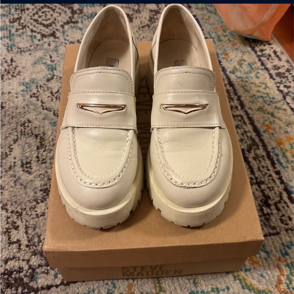 Steve Madden Beige Loafers